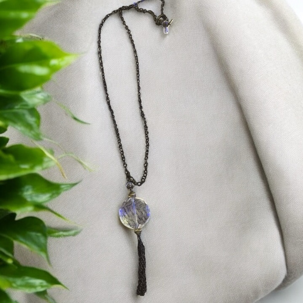 Elegant Premier Designs Clear Pendant Necklace